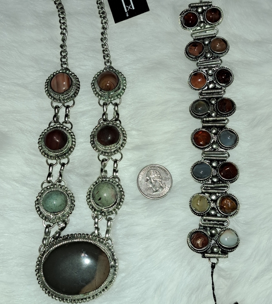 ☆ matching silver metal necklace and bracelet made in India